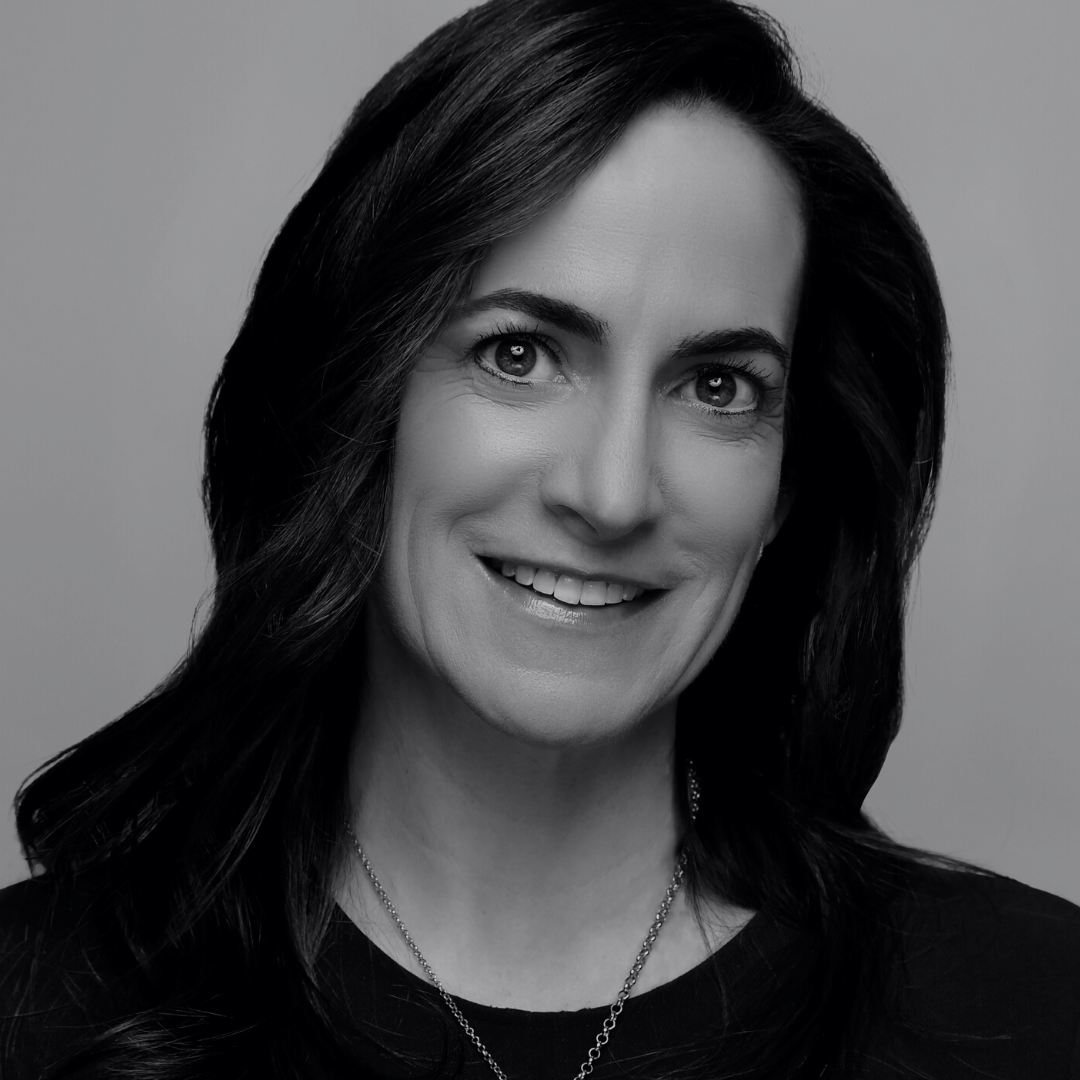 220: Nicolle Pangis - The ‘Who Am I’ Leader