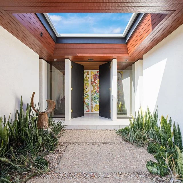 Over the summer, I attended an @eqca fundraiser at this private residence. The mid century architecture and art inspired me so much that I left with a desire to photograph the home. Just recently, by total coincidence, I was given the opportunity to capture it for @stevefrankel90210 and @michaelsmashup . Swipe left for more. #midcenturymodern #belair #luxuryrealestate #canon5dmarkiv