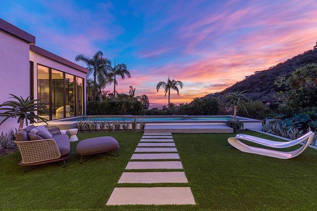 One of the most magical sunsets I’ve witnessed this year. What a gift it was to photograph! #cottoncandysunset #twilightphotography #luxuryrealestate #anrsignaturecollection #canon5dmarkiv