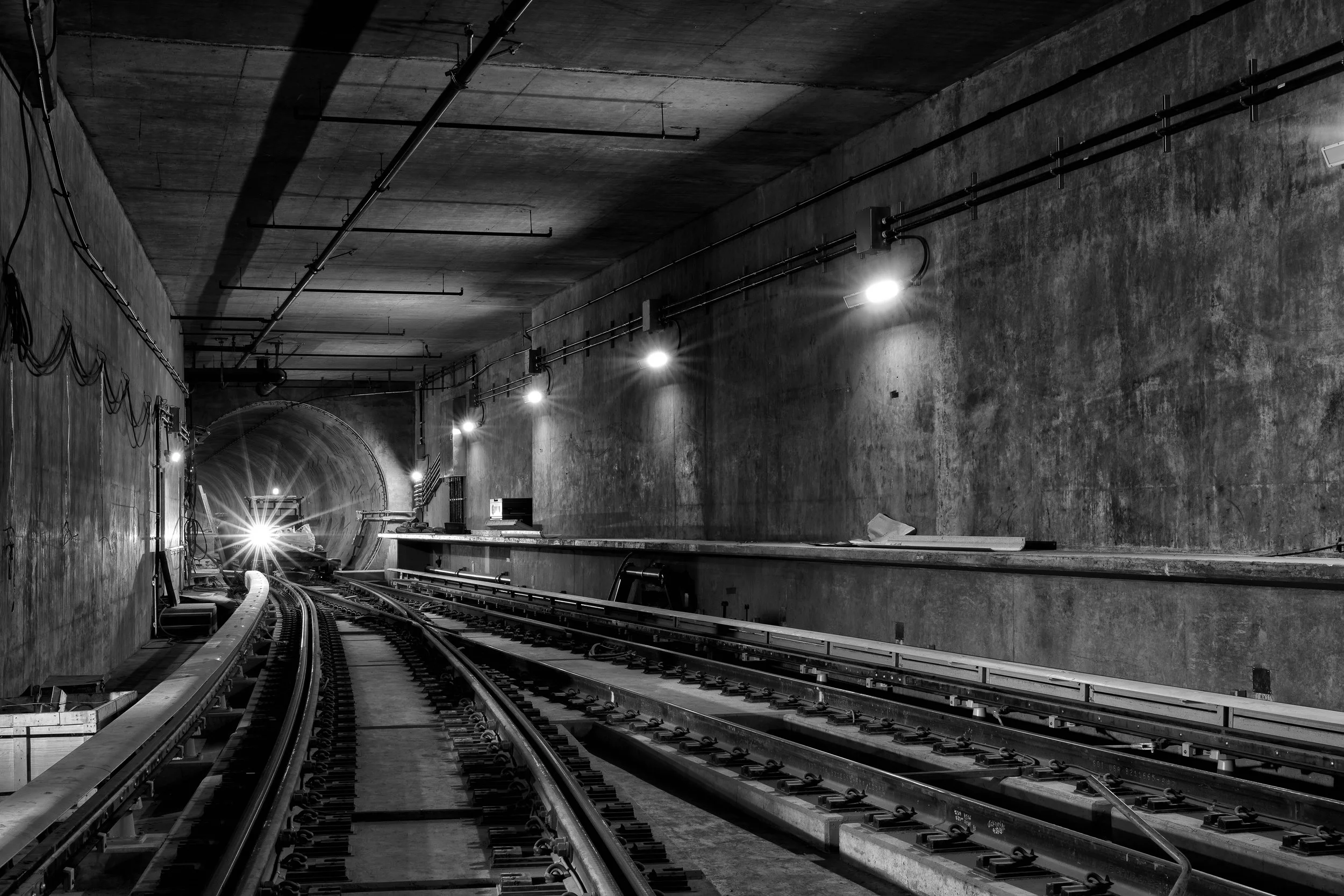 SKANSKA PURPLE LINE 2024.1 .WALKER CHAMBERLIN. 114A7031.ONE HWDLIGHT.SWITCH. BW copy.jpg