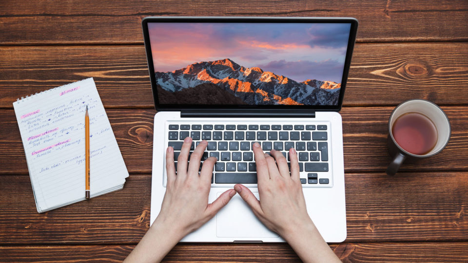 macbook-keyboard-typing-960x540.jpg