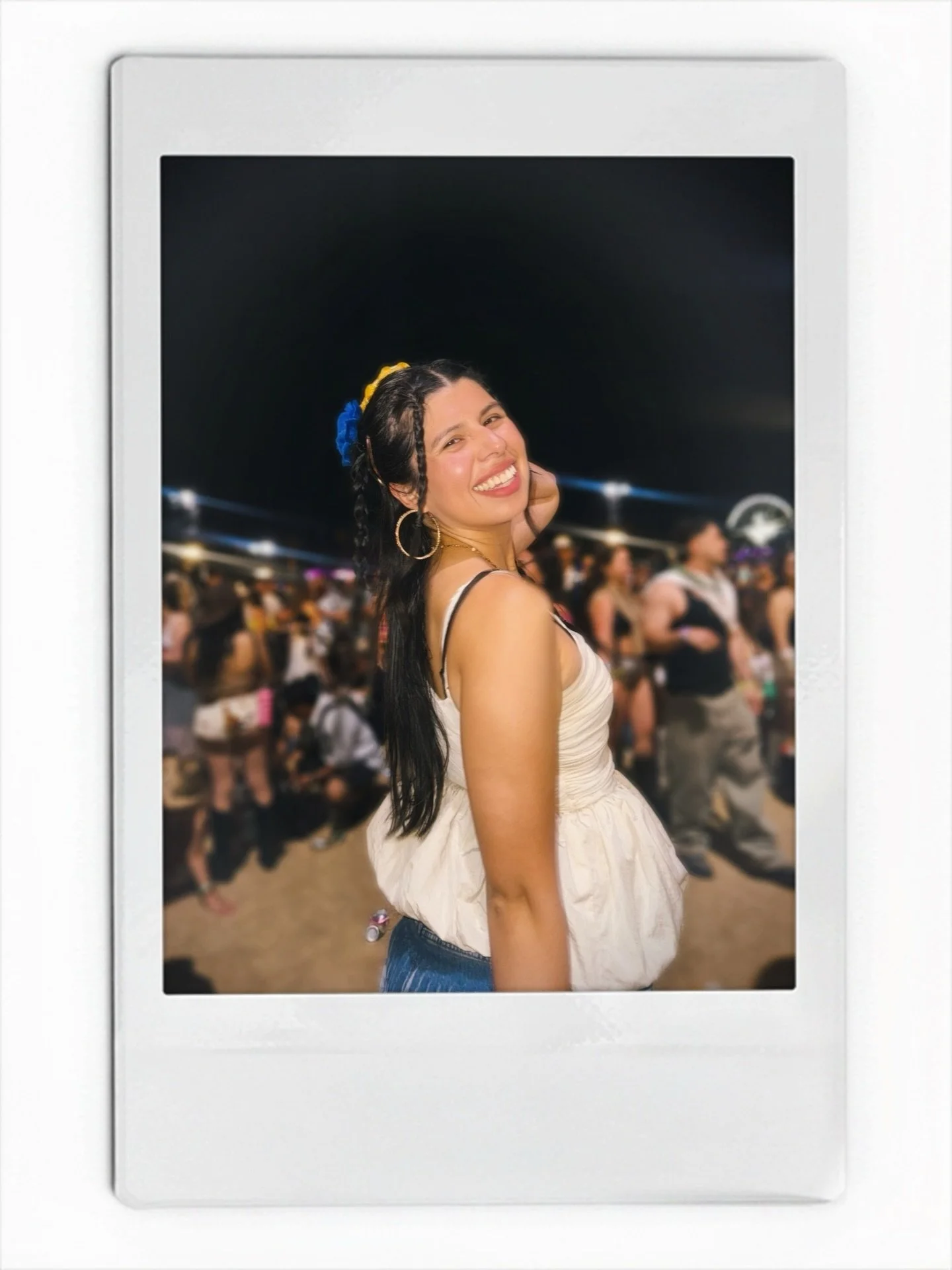 Karolchella was perfect and I will never recoverrrr ❤️&zwj;🔥😭🇨🇴🌈🦋❤️&zwj;🔥

LATINA FORVER COLOMBIA FOREVER ♾️ feat. 
📱🇨🇴 @danielasalazarrrr being the hardest working girl on the go

🥹😭meeting the incredible @chris.p.hernandez and @dhannav_