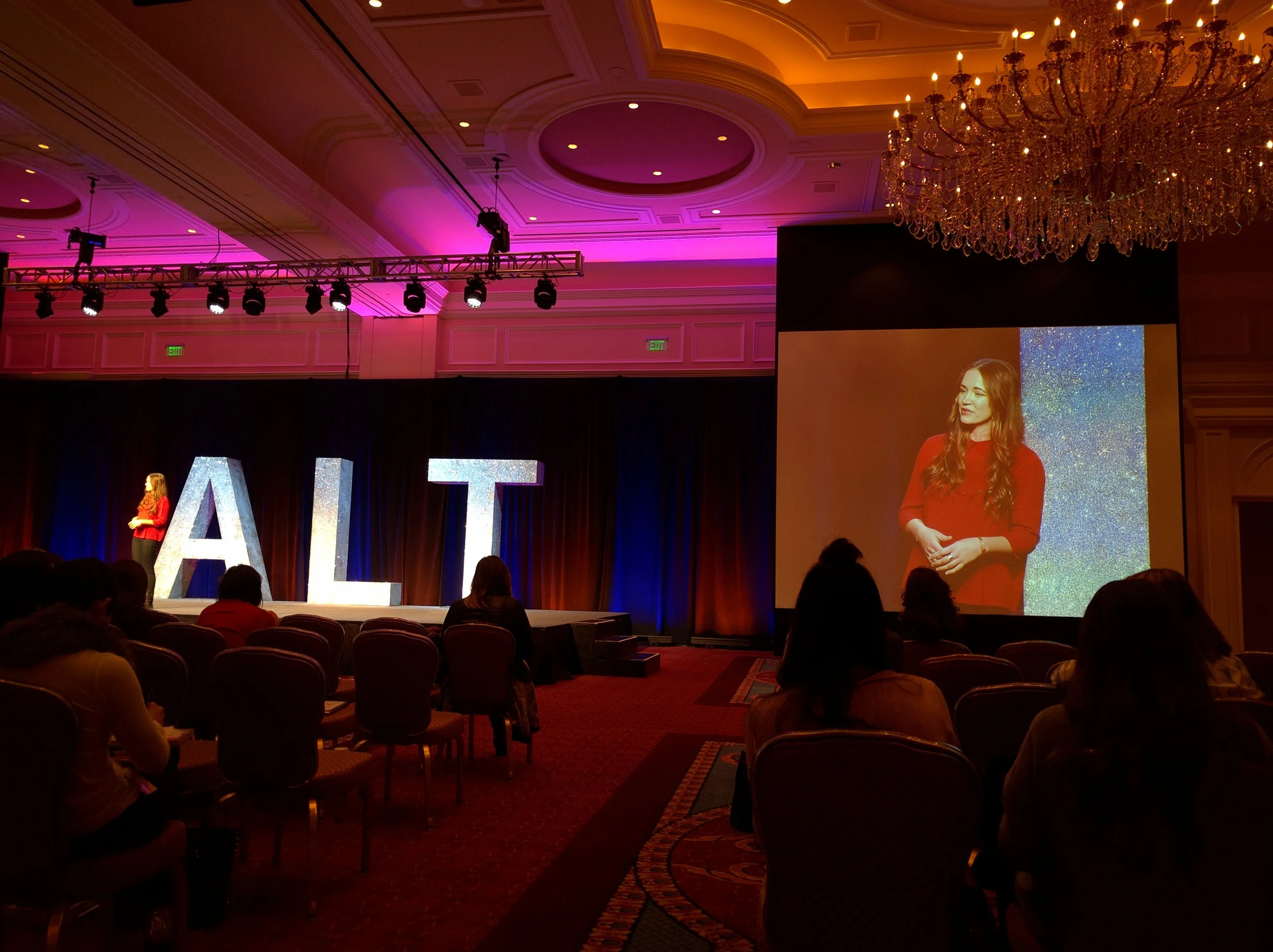 Closing Keynote Speaker Elle Luna "The Crossroads of Should and Must Find and Follow Your Passion"