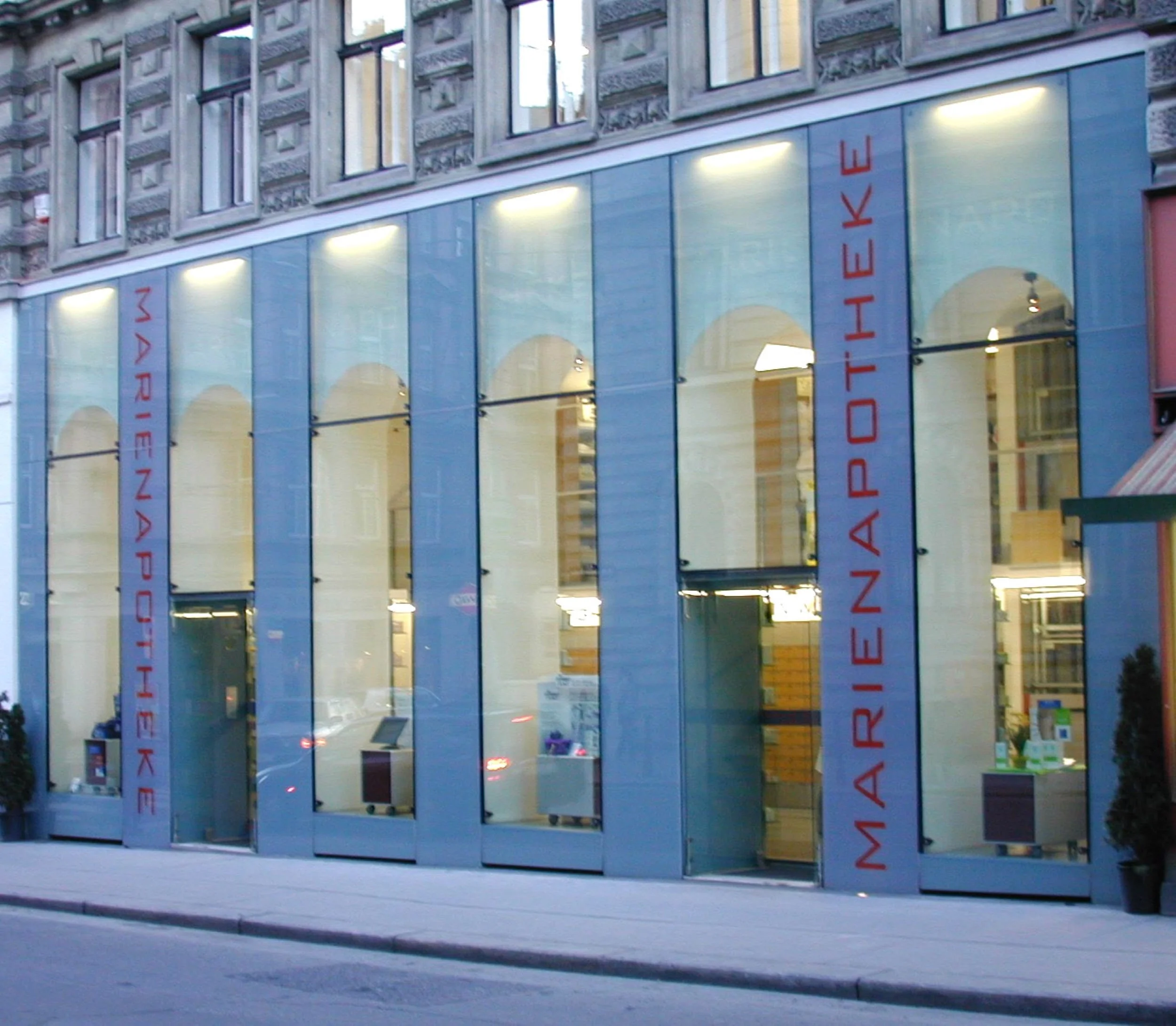 Fassade_schräg.jpg