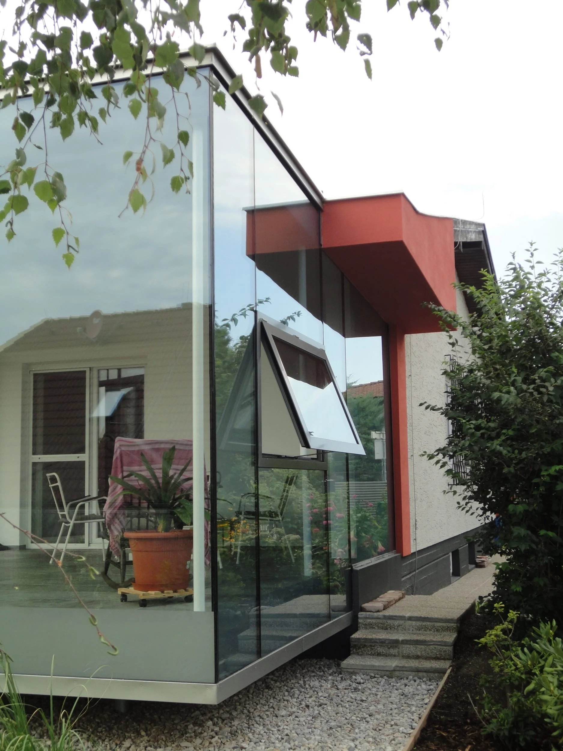   weitere Bauten im Bestand hier.  