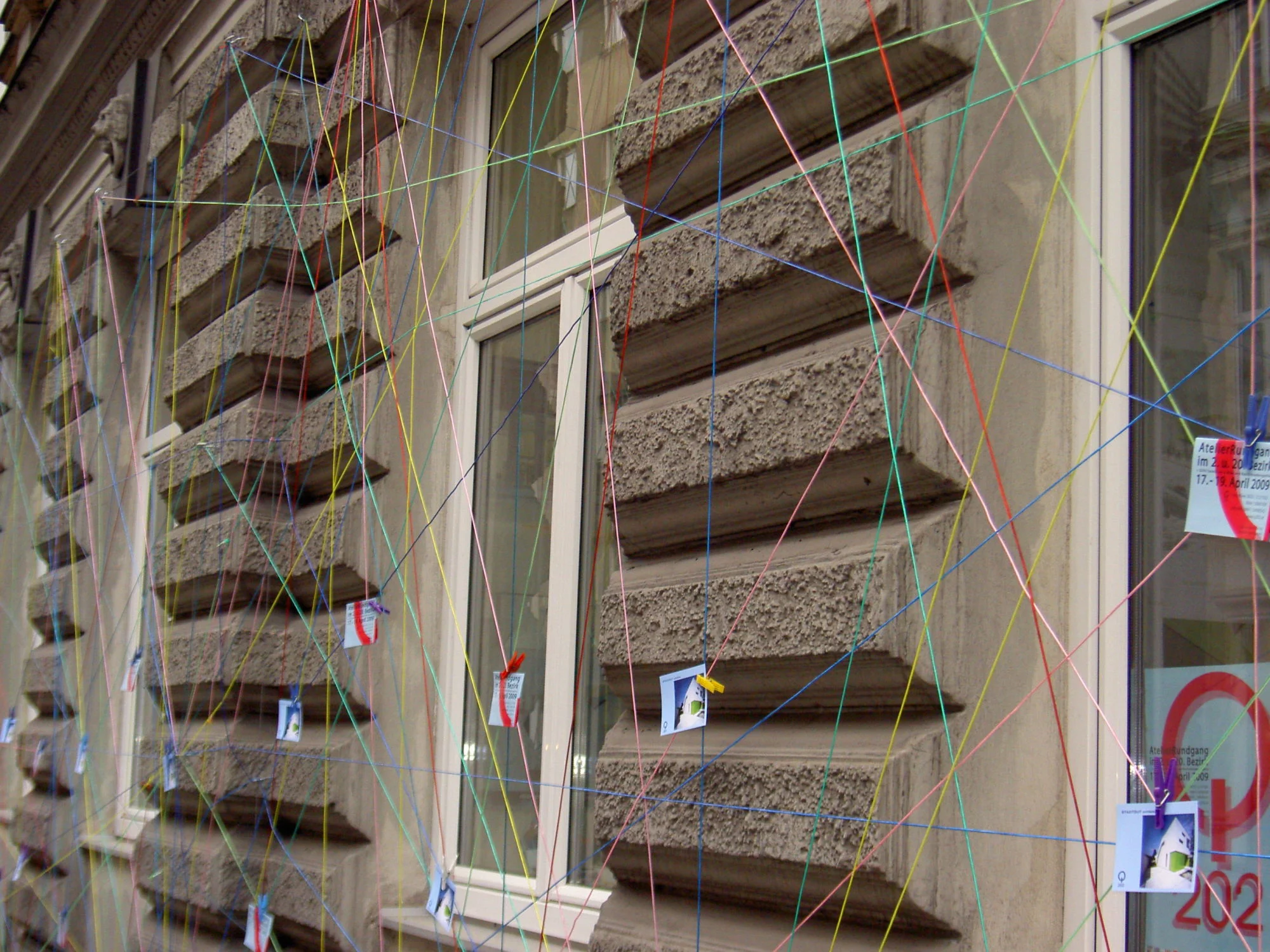 architektur hinter der wäscheleine