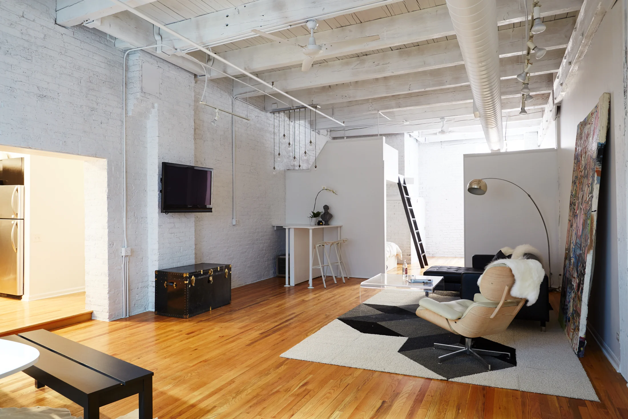 May_Loft_Dining_571.jpg