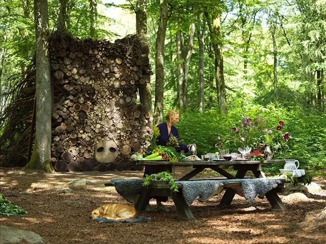 Vi öskar er God Jul och drömmar om 2020 / We wish Happy Holidays and Sweet Dreams for 2020. Surrounded by the Christmas lights in the darkest December, we wish you all that is nice. What do you dream of doing next year? Staycation, wedding,