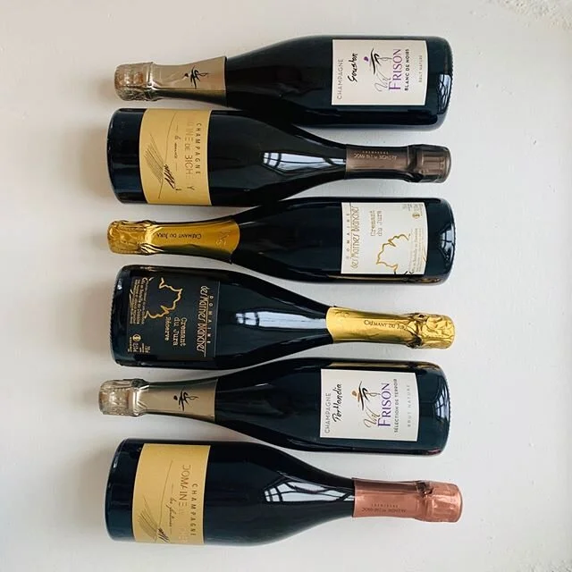 CHAMPAGNE tasting with Ida Sundqvist - nature wine connoisseur, sommelier and founder of Dryckesbutiken! Together we taste six wines from three different producers. SATURDAY MARCH 7th.
The tasting is followed by a seasonal four courses dinner and ove