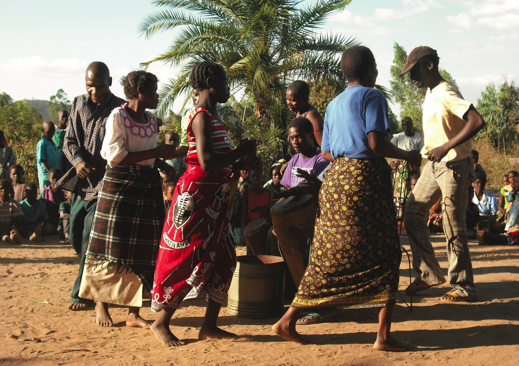 The Likhulesi project's community drama about AIDS awareness