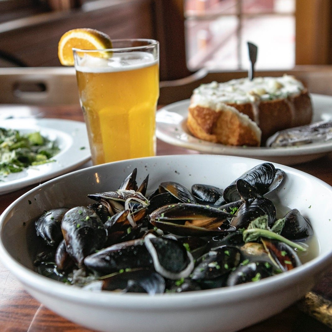 Shellebrate good times at Moby Dick's &mdash; the best place in Santa Barbara for shellfish wishes!