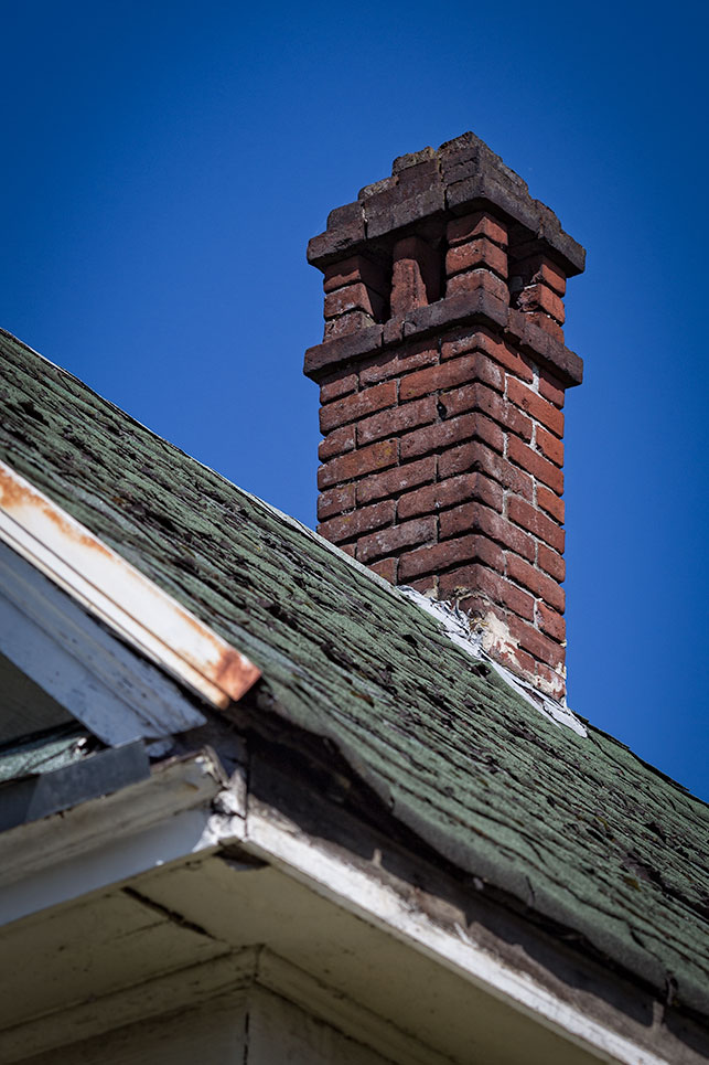 Interesting masonry detail on the chimney.