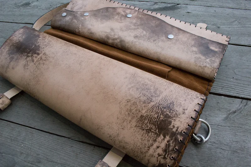 deer-in-the-mist-custom-leather-chef-roll-11.jpg