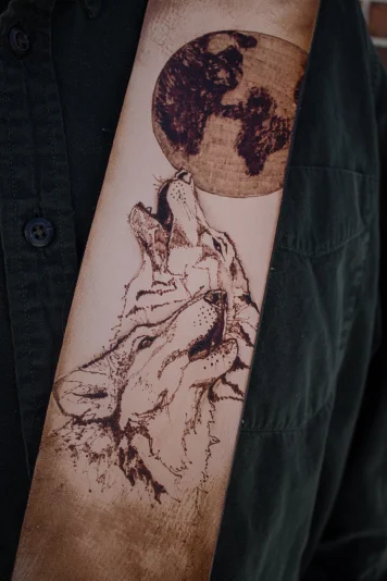 featured wolves-howling-at-moon-leather-guitar-strap-2.jpg