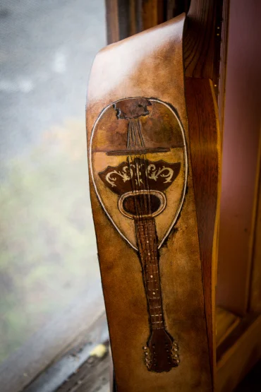 mandolin-and-music-notes-leather-strap.jpg