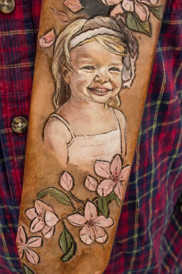 portrait-leather-guitar-strap-mother-and-daugher-8.jpg