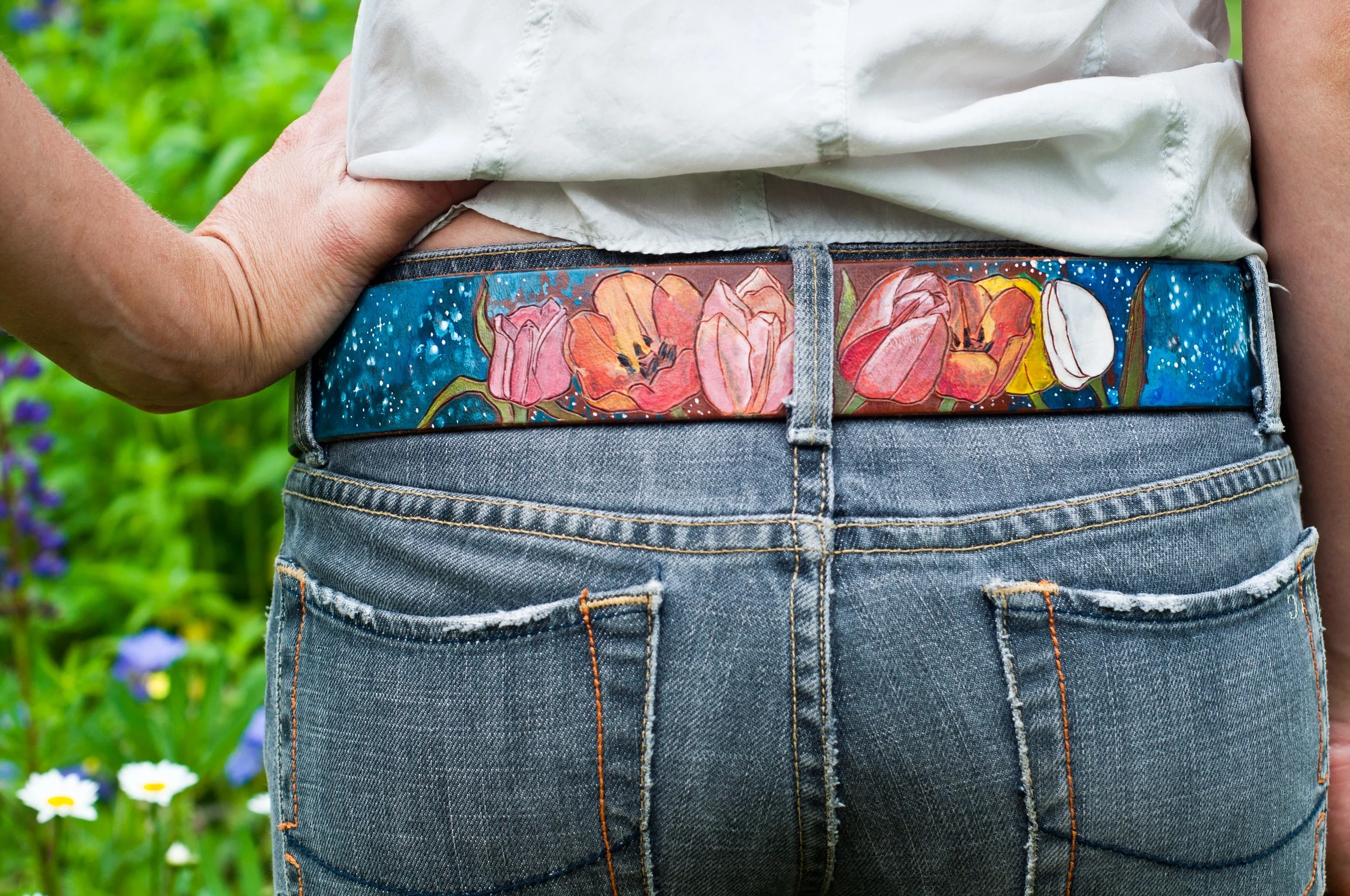tulips-to-stars-leather-belt-5.jpg