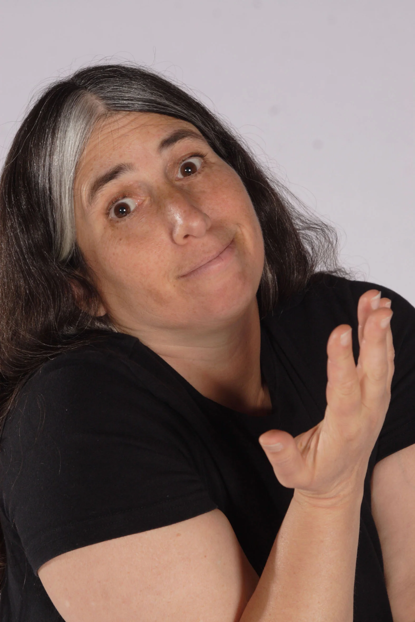 LisaGeduldig_shrug.jpg