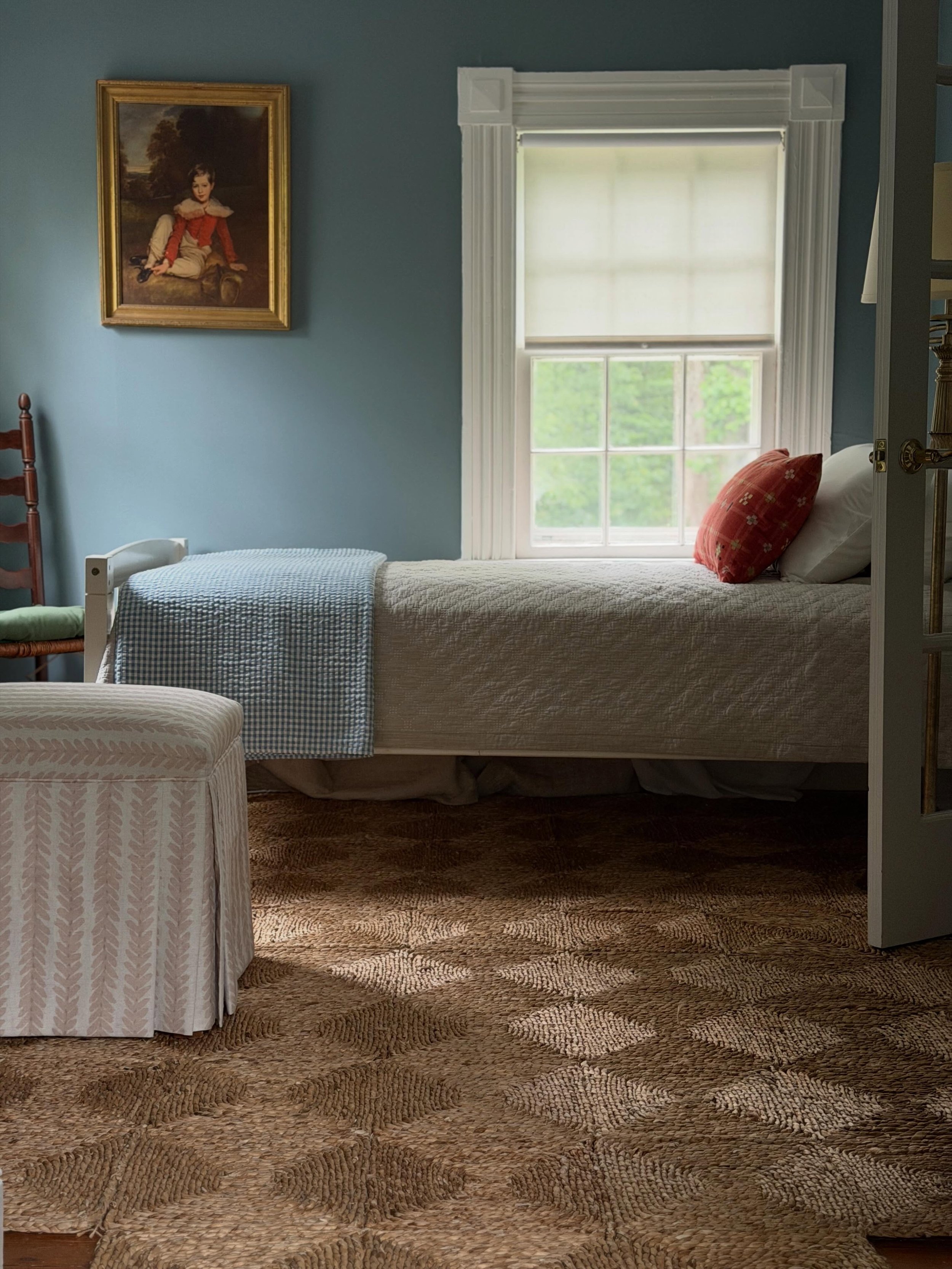 This weekend feels like the Twilight Zone. All of a sudden it&rsquo;s March again but without the ugly.

Interior Design &amp; Decoration: @mollykunselmandesign 
Location: @the_anne_toft_house 

#marchugly #mayshowers #whenisspring #summerwaslastweek