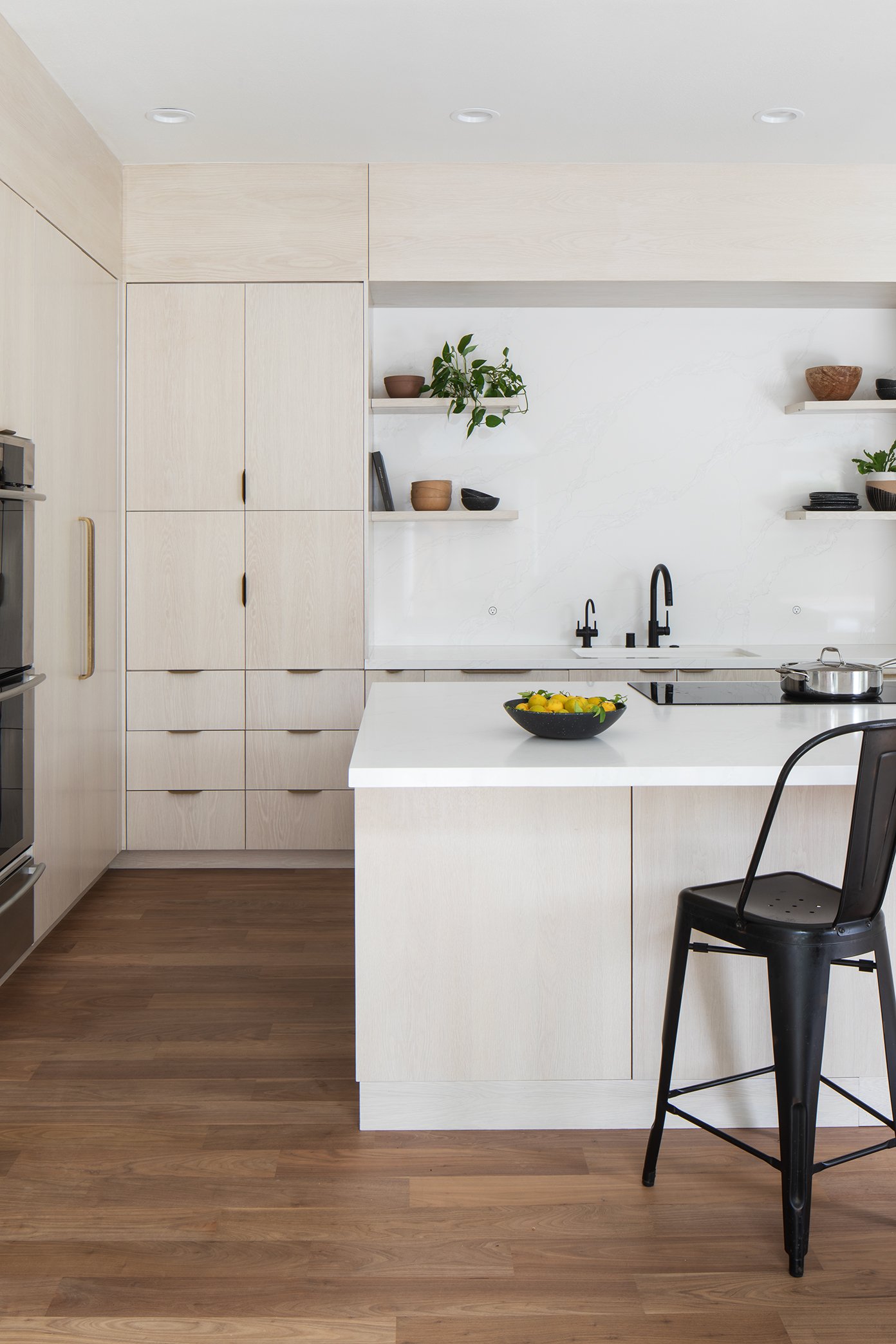 JAGA_SandDune_MBob_KitchenStraight_WEB.jpg