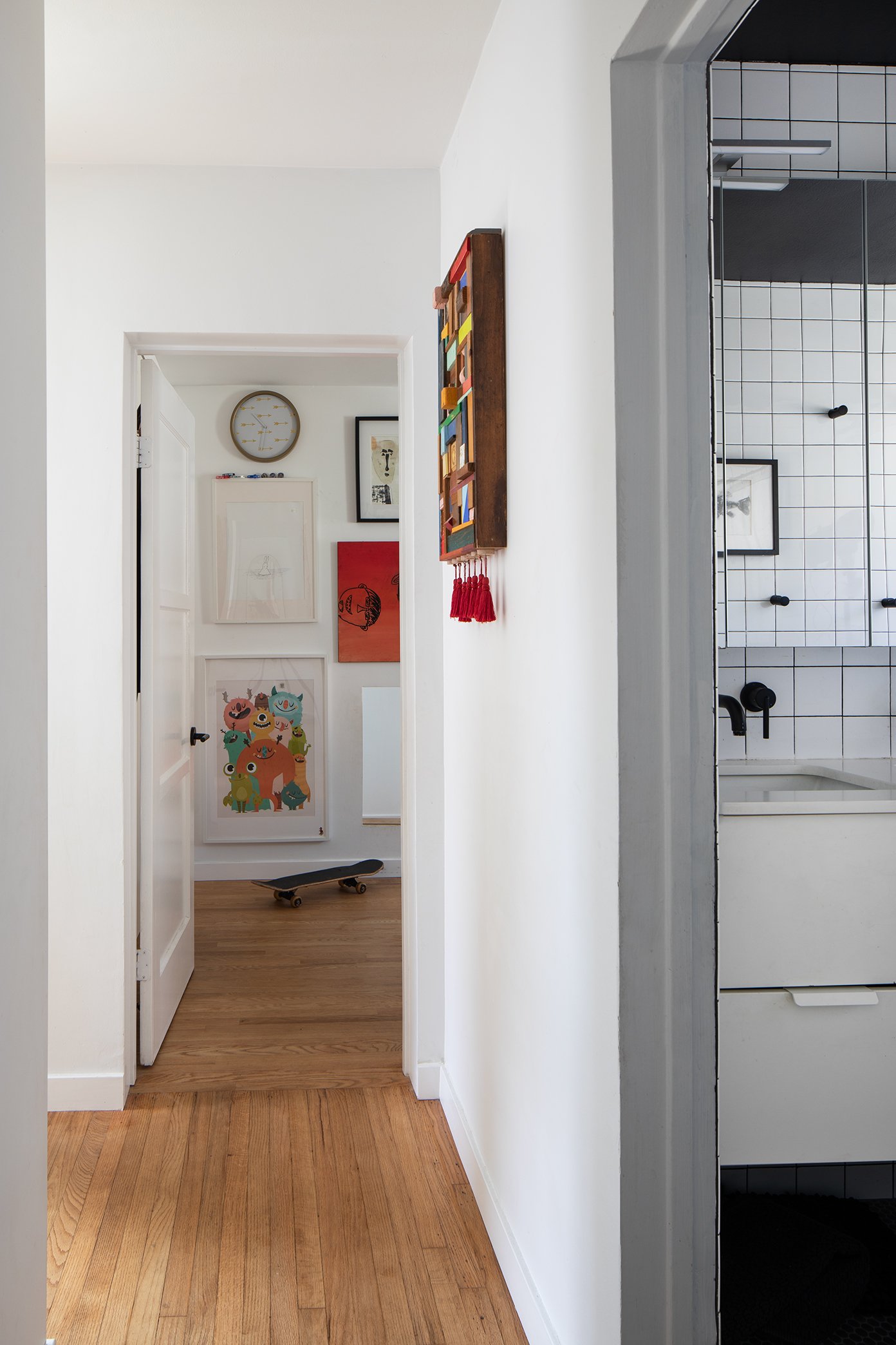 JAGA_TinyHome_MBob_Hallway_WEB.jpg