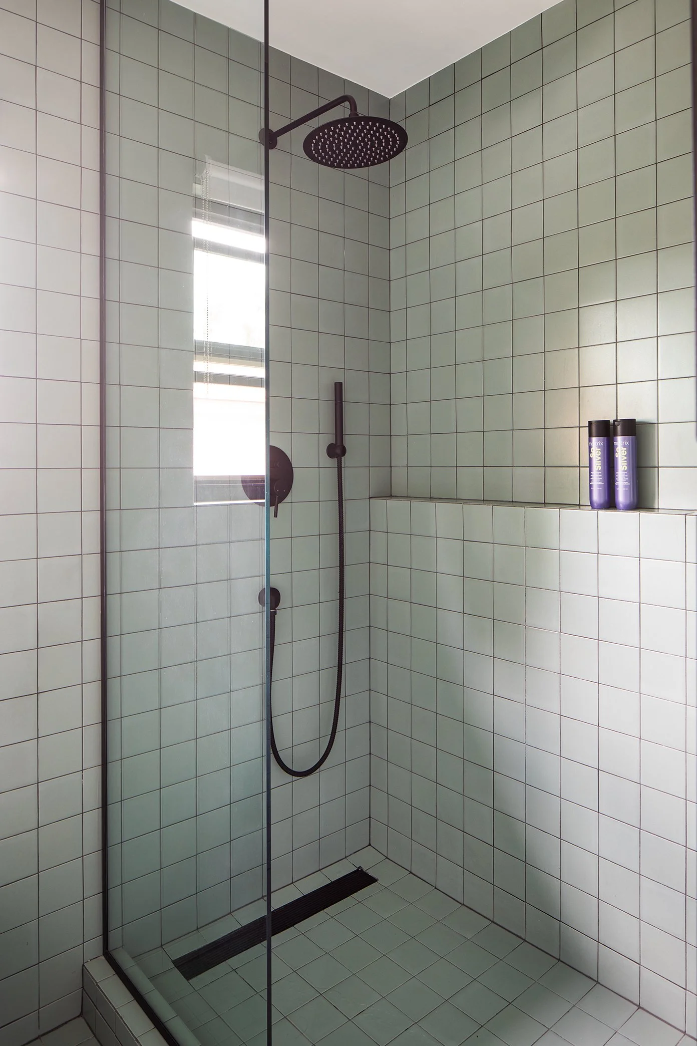 JAGA_Irivine_MeghanBob_PrimaryShower_WEB.jpg