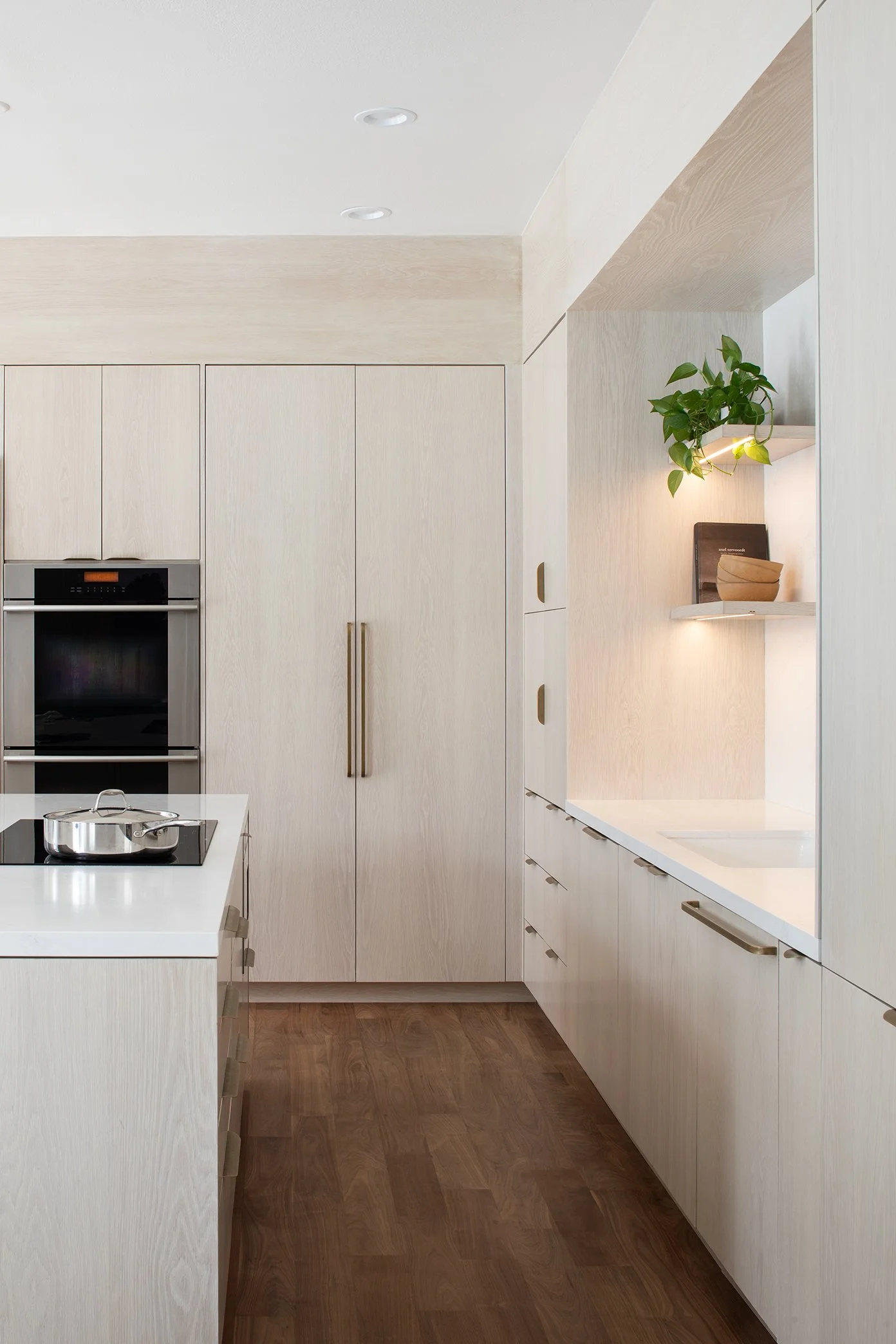JAGA_SandDune_MBob_KitchenHall_Lights_WEB.jpg
