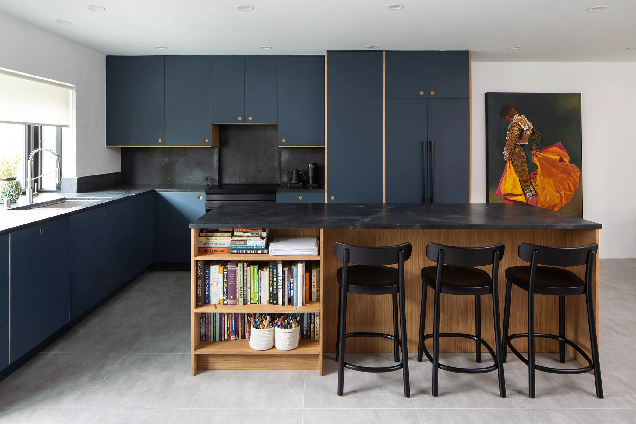 JAGA_Irivine_MeghanBob_KitchenStraight_WEB.jpg
