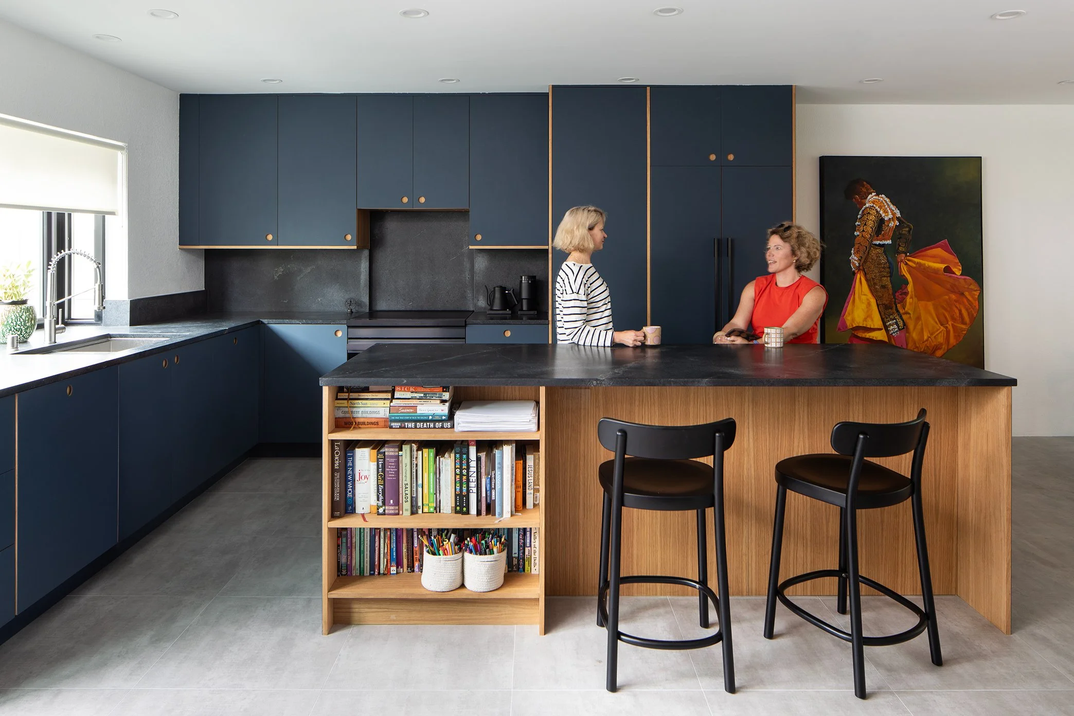 JAGA_Irivine_MeghanBob_KitchenStraight_Portrait4_WEB.jpg