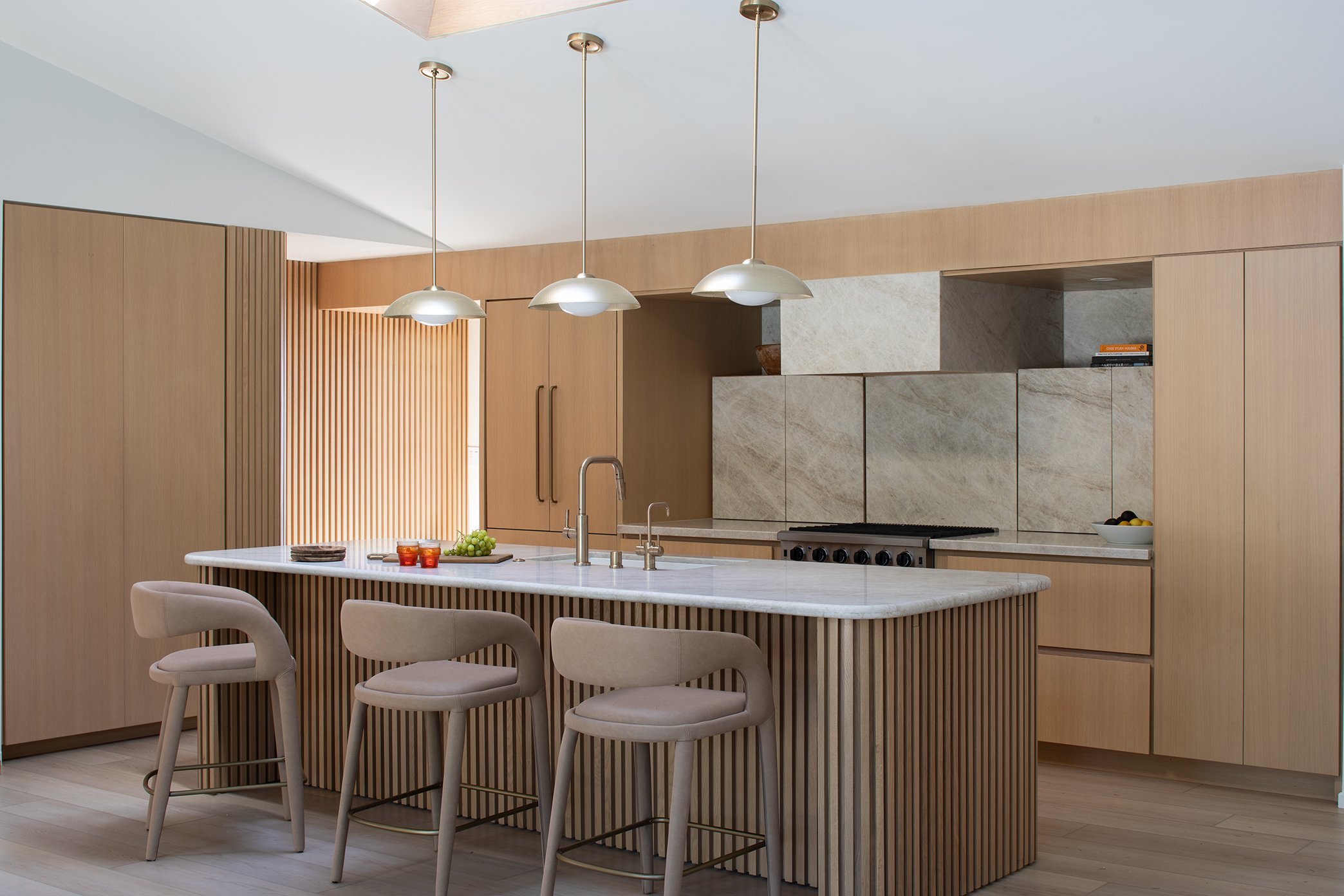 JAGA_SilverEagle_MeghanBob_KitchenAngle_V1_WEB.jpg