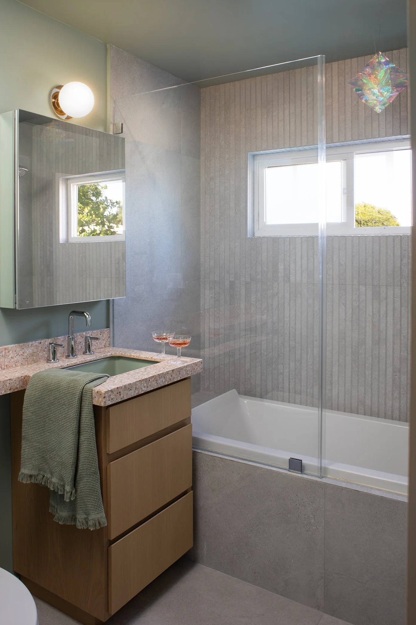 JAGA_SilverEagle_MeghanBob_KidsBath_V2_WEB.jpg