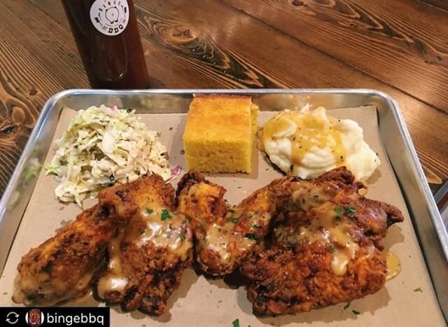 We're going crazy for @bingebbq 's Buttermilk Fried Chicken! How AMAZING does this spread look??? 🔥⁠
.⁠
.⁠
Taste it for yourself at the Lexington Battle Green BBQ Festival on May 16 and May 17. Check out the link in our bio for more info!