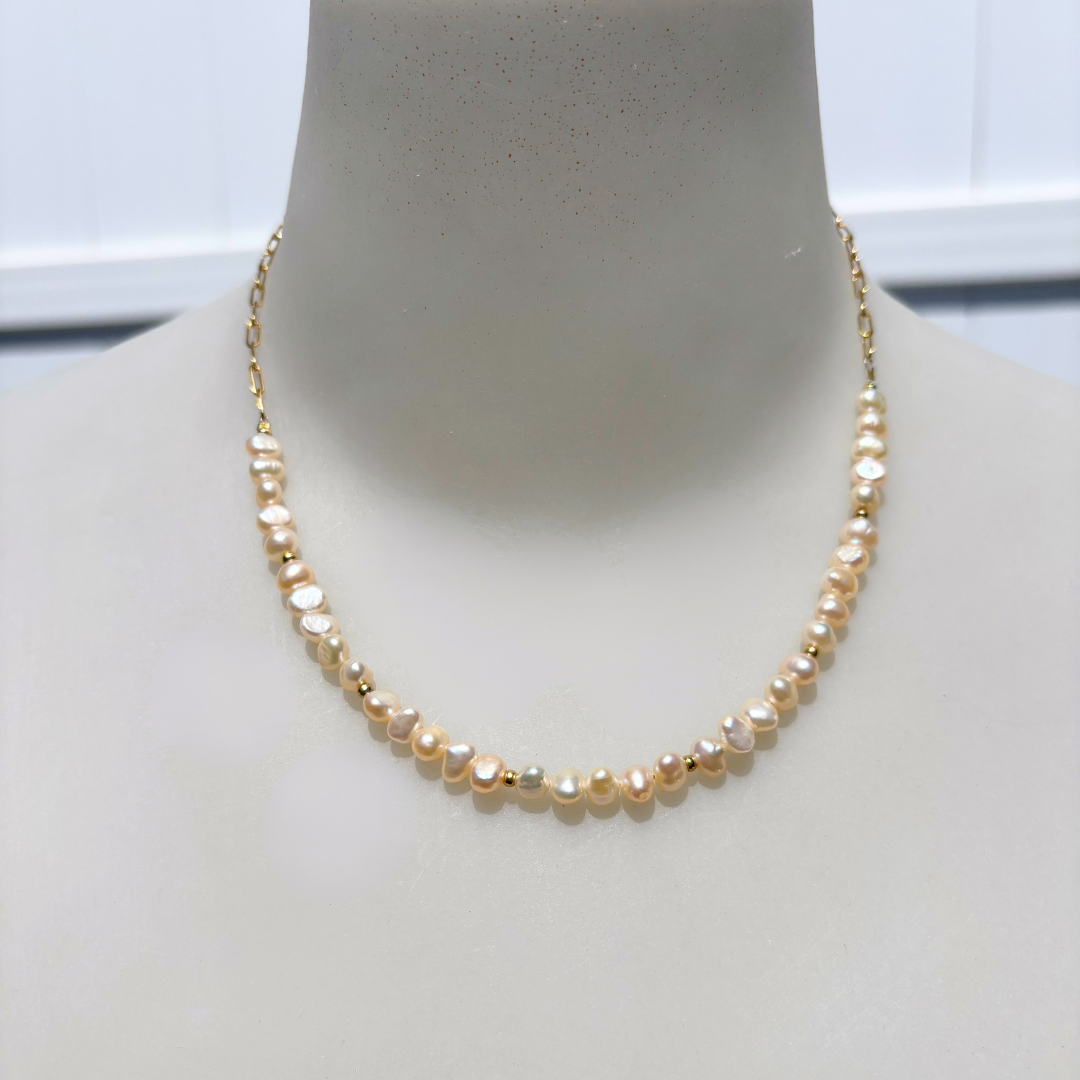 Pearl Collection: Classic Pearl Necklace