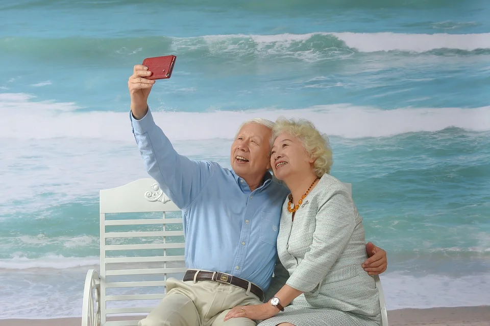 Alz-You-Need-Dementia-Assistive-Technology-Makes-Caregiving-Easier-Elderly-Couple-Smiling.jpg