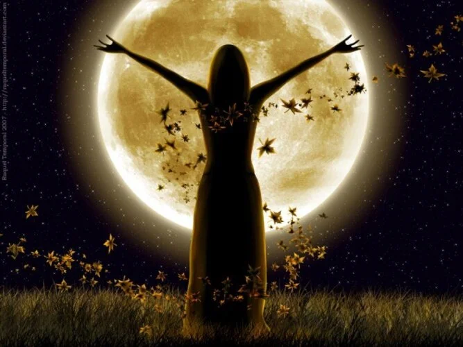 FULL MOON CIRCLE