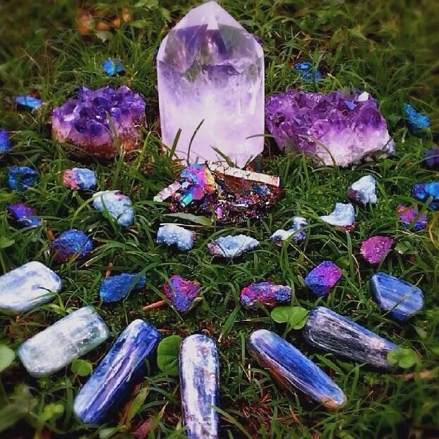 INTRODUCTION TO GEMSTONES AND CRYSTALS
