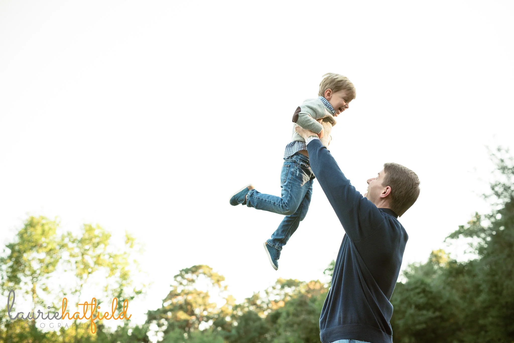 dad throwing son in air | Mobile AL lifestyle family photographer 