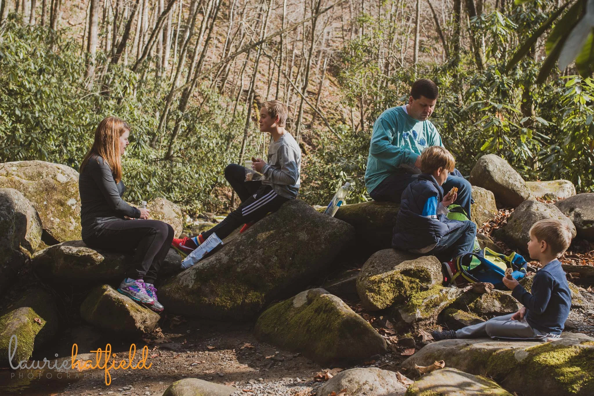 family eating lunch in woods | Fairhope AL photographer