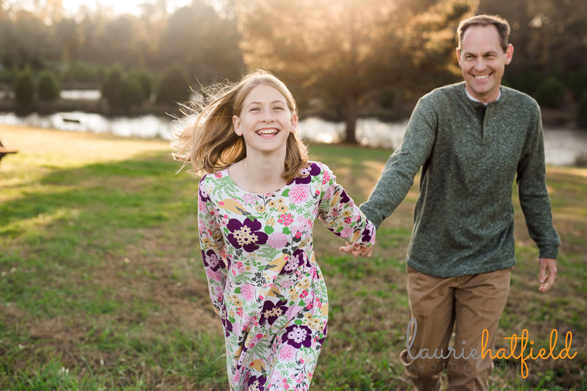 daughter running with dad | Mobile AL family photographer