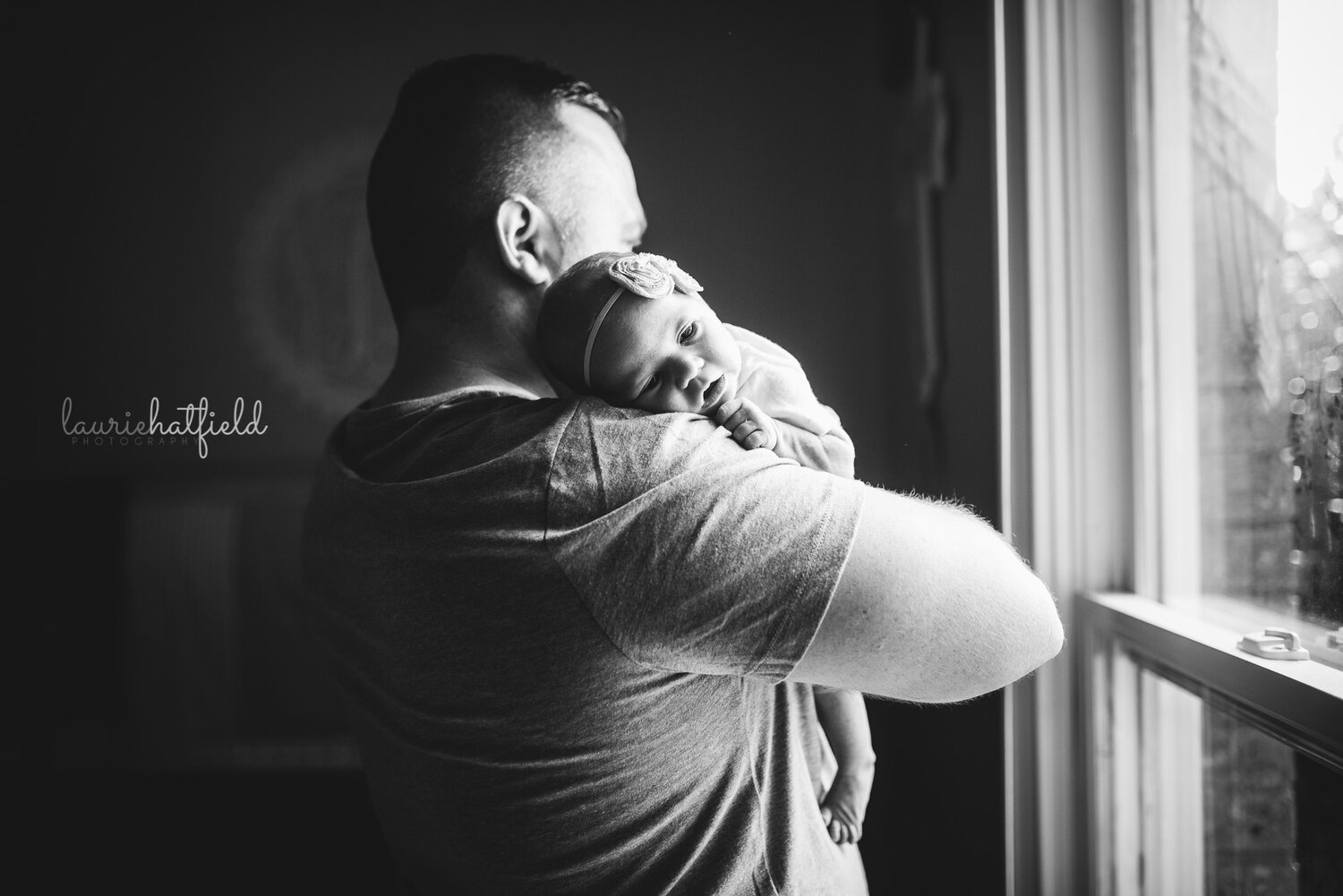 baby girl on dad’s shoulder | Hartselle AL newborn photographer