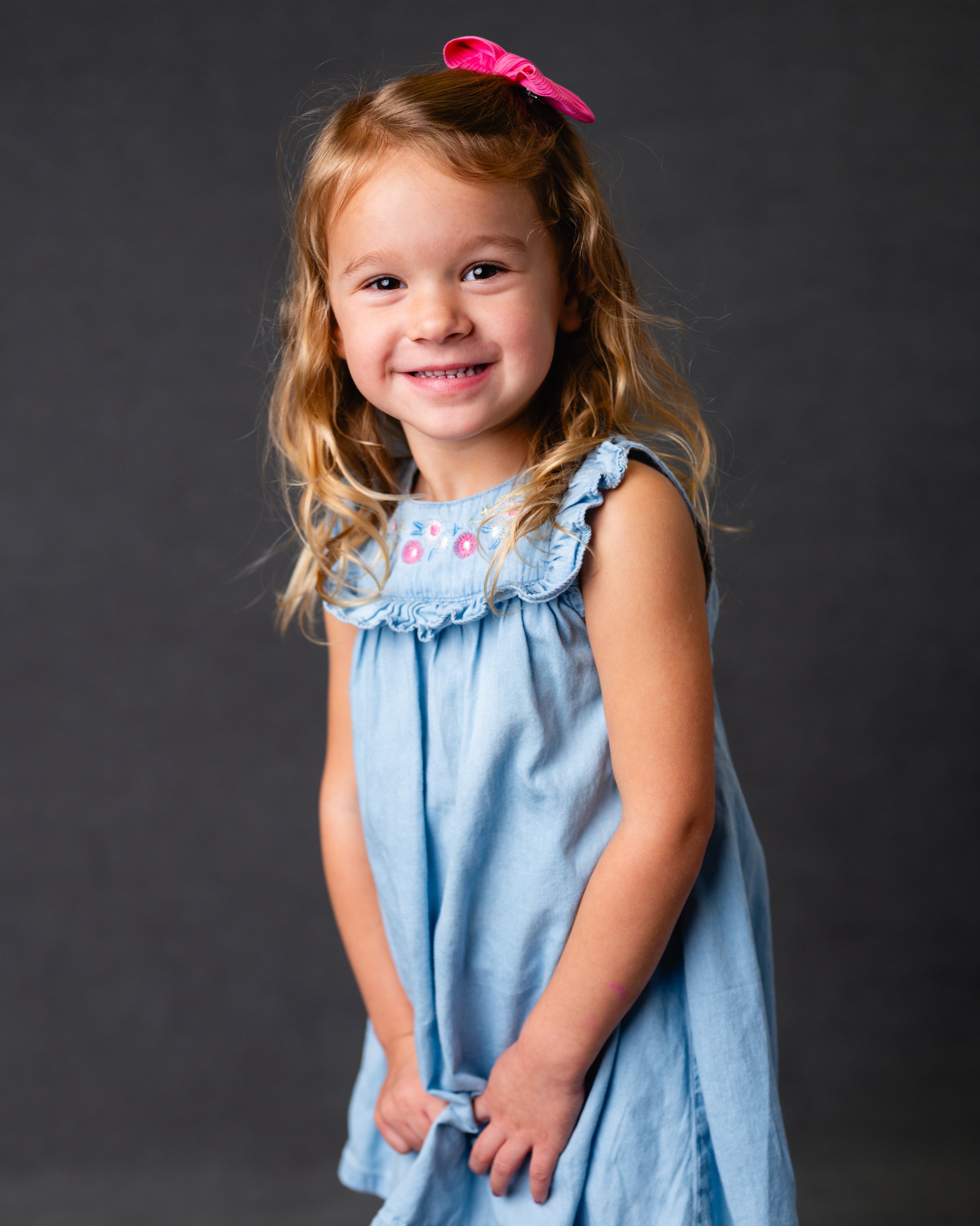 gray backdrop model release-9645.jpg