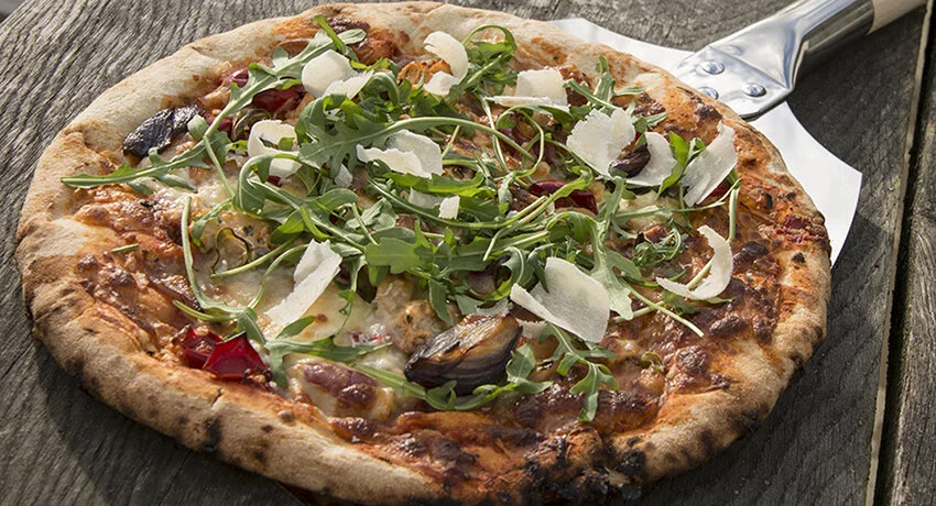 Na Hansell's Pizza on the AGA