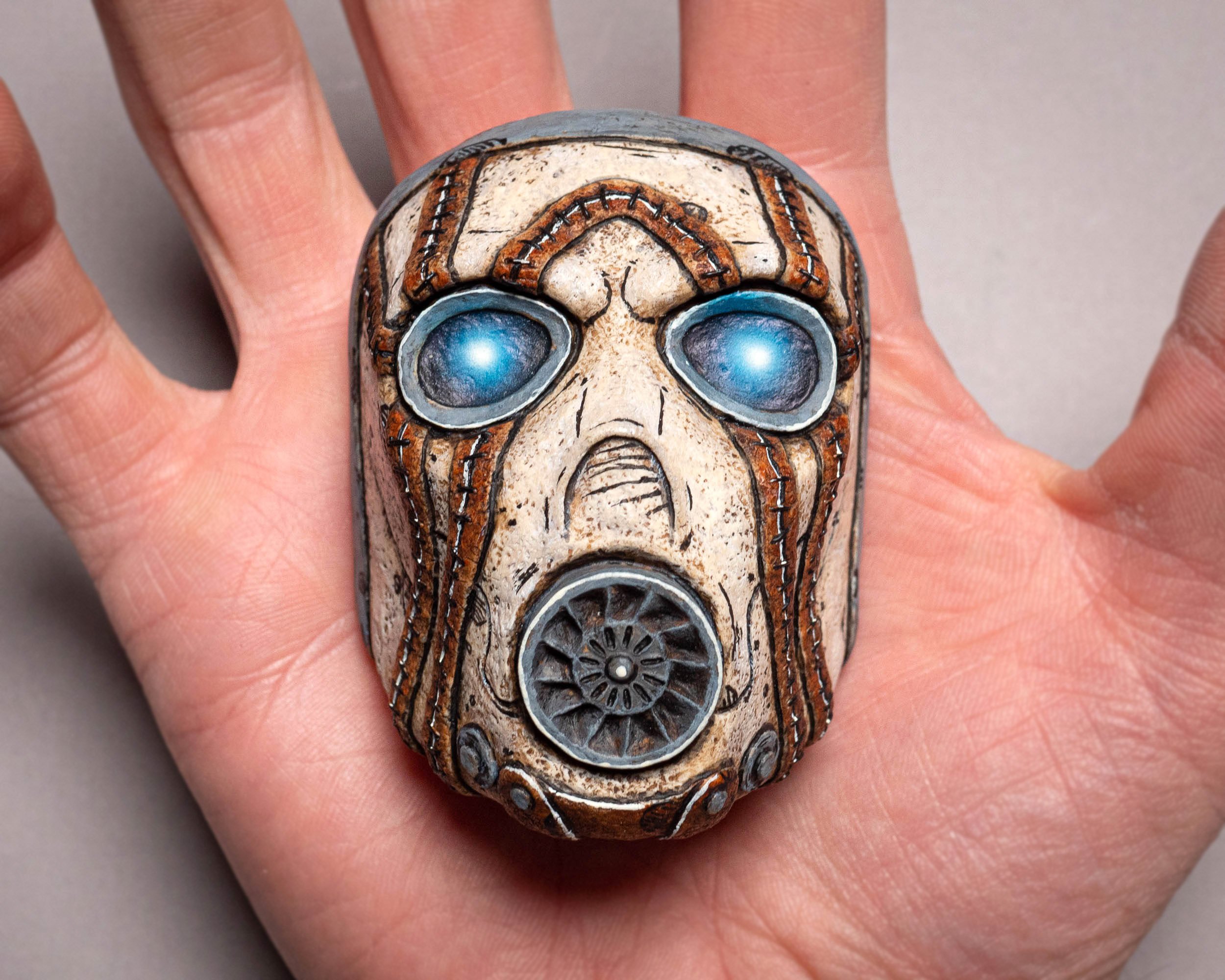 Borderlands-psycho-bandit-mini-mask-magnet-4.jpg