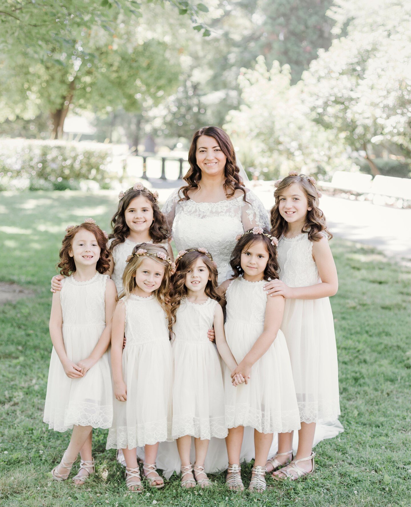 I feel like every wedding needs to have at least 5 flower girls for maximum cuteness 🥰 Seriously, how adorable are these little angels?? ✨