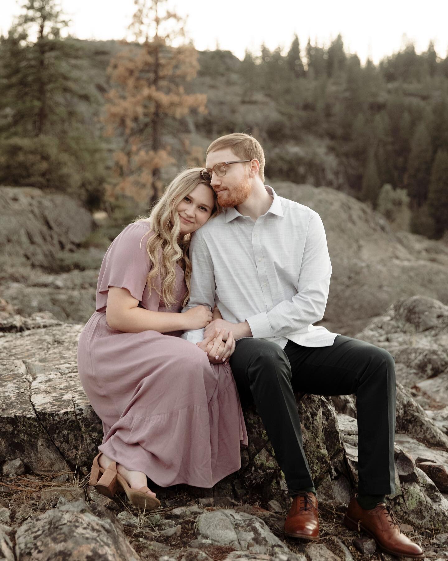 Melanie + Nic 🤍 

&bull;
&bull;
&bull;

#lumierevisualarts 
#sacramentophotographer
#sacramentoweddingphotograpger
#norcalphotographer
#bayareaphotographer
#sanfransiscoweddingphotographer 
#californiaweddingphotographer
#sanfransiscophotographer
#s