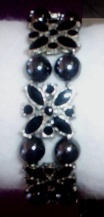 Black_Floral_Round_B.JPG
