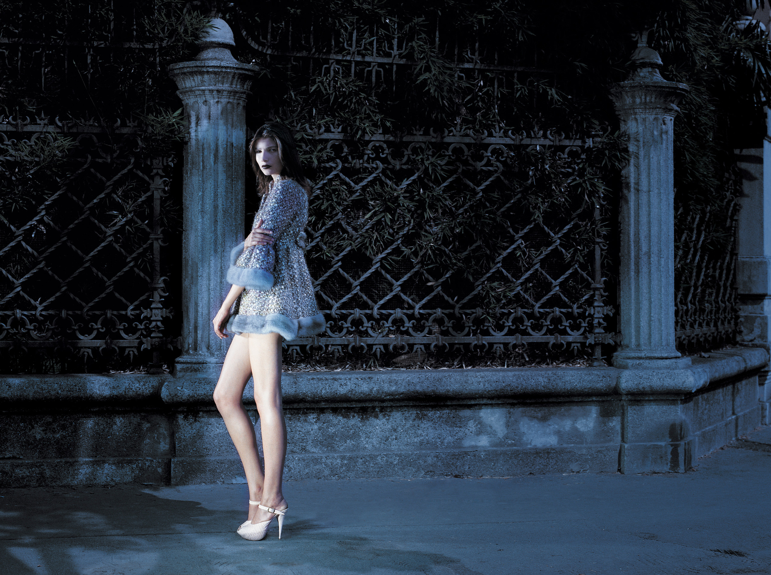  L`HEURE BLEUE  Editorial 