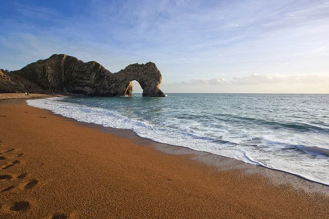 DURDLE'S DOOR, DORSET. PHOTO VIA KOSALA BANDARA/FLICKR