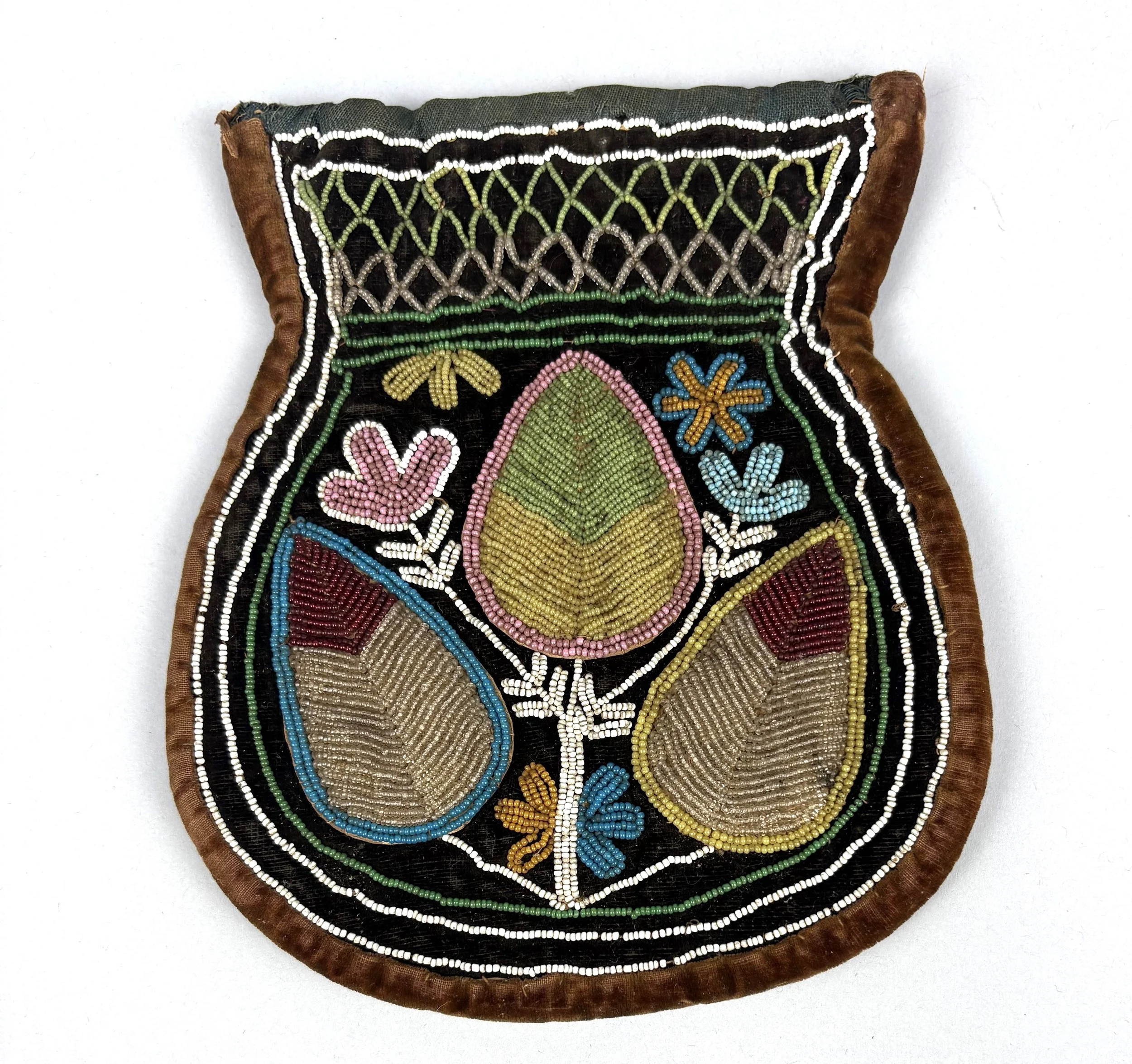    Beaded purse  , third quarter of the 19th century by Maliseet or Mi'kmaq Ancestor/s, glass beads and velvet (2025-20-001) 