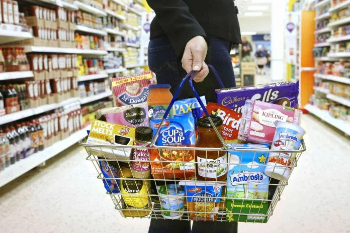 Grocery_shopping-basket_supermarket_PA-696x464.jpg